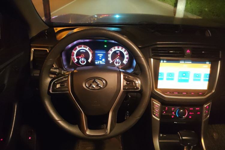 Used SAIC MAXUS T60 2017 2.0T Gasoline Automatic Two-Wheel Drive High-Ride Elite Standard Cabin