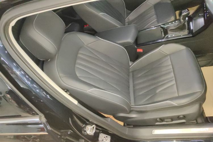 Used Volkswagen Passat 2023 Revised 380TSI Luxury Edition
