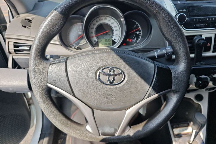Used Toyota YARiS L Zhi Xuan 2015 1.5G Automatic Xuan Dong Sunroof Special Edition Steering Wheel