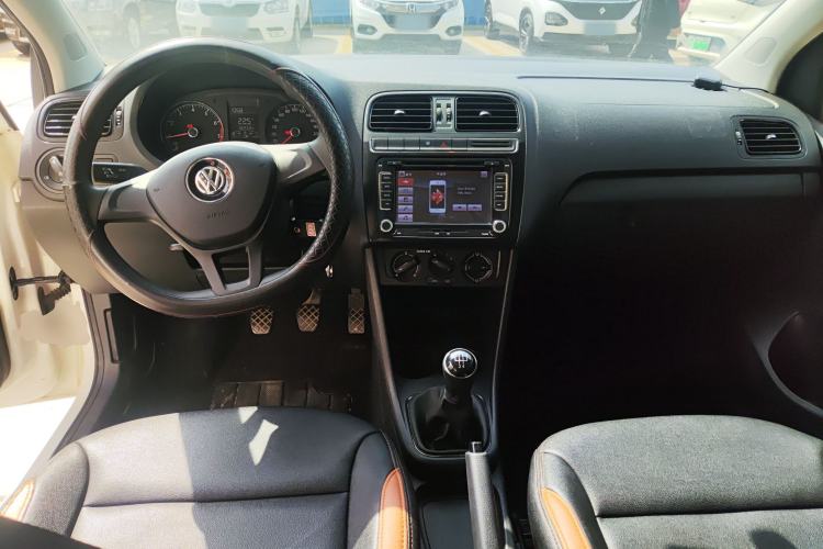 Used Volkswagen Polo 2016 1.4L Manual Fashion Model