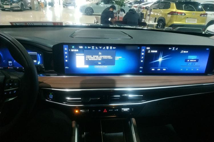 Used Ford Explorer 2023 EcoBoost 285 Four-Wheel Drive Titanium Edition 6 Seats