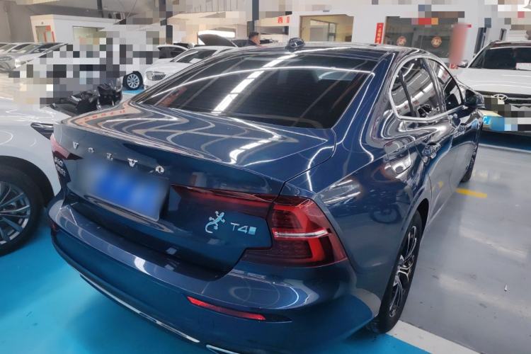 Used Volvo S60 2020 T4 Zhiyi Luxury Edition Rear Right 45 Deg