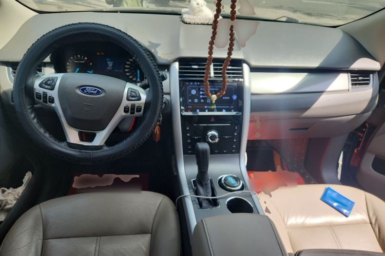 Used Ford Edge 2012 2.0T Elite Sunroof Edition Center Console