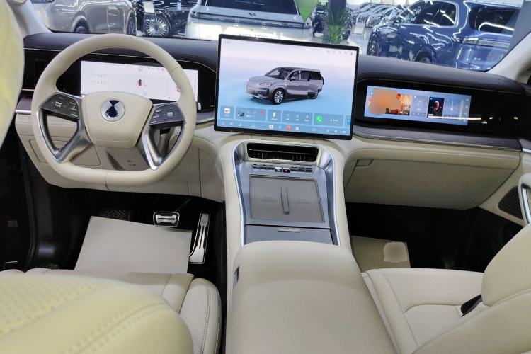 Used Denza N9 2025 Flagship Model Center Console