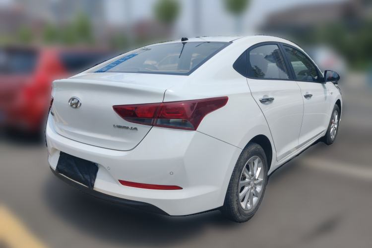 Used Hyundai Verna (new generation) 2016 1.4L Manual Cool Edition GLS Rear Right 45 Deg