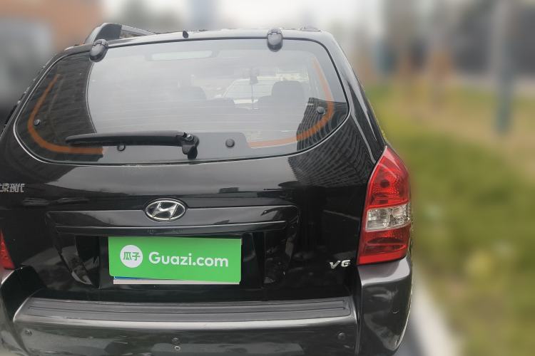 Used Hyundai Tucson 2009 2.0L Automatic Two-Wheel Drive with Sunroof
