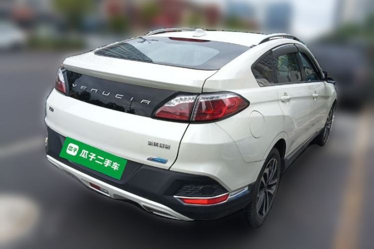 Used Venucia T90 2017 2.0L CVT Smart Edition
