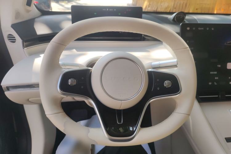 Used Hima Luxeed R7 2024 All-Electric 802 km Max Steering Wheel
