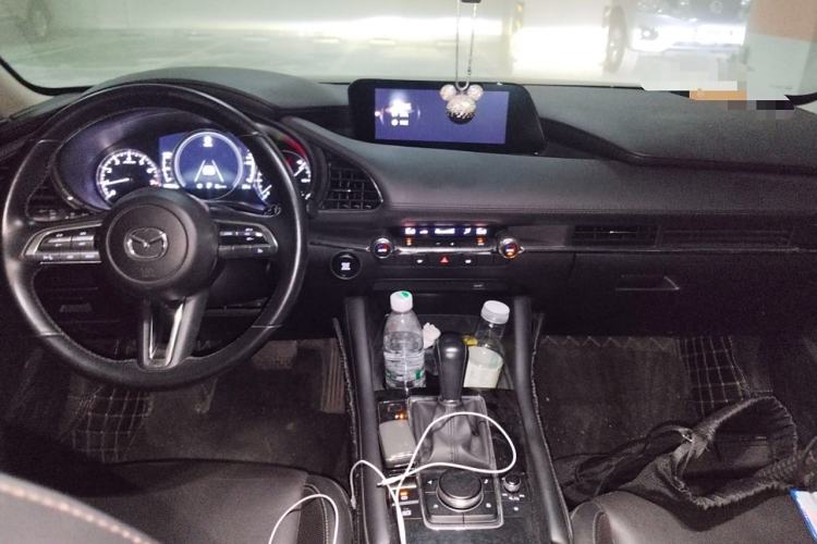 Used Mazda 3 Axela 2019 Cloud-Controlled Version 3-Box Design 2.0L Automatic Luxury Trim China V Emission Standard Center Console