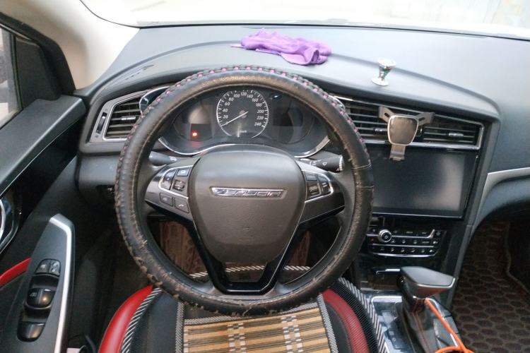 Used Venucia D60 2020 1.6L XL CVT Enjoyment Edition
