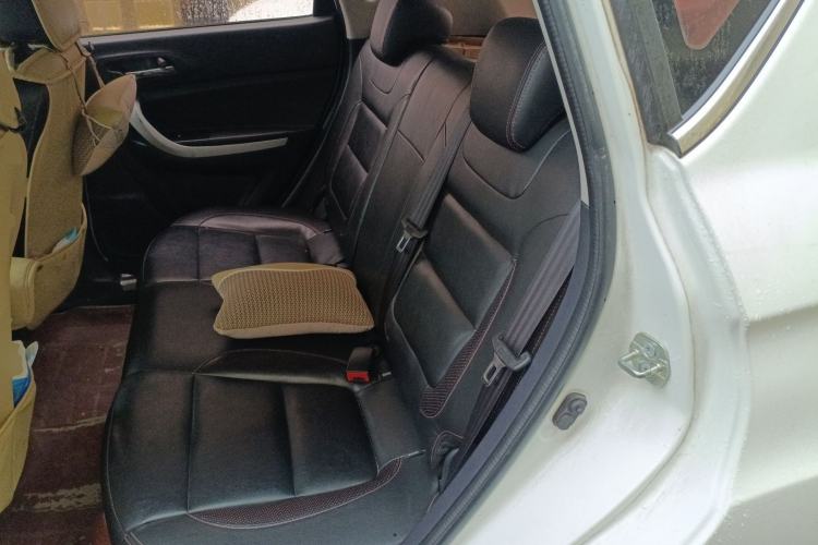 Used CHANGAN CS35 2015 1.6L Automatic Luxury Model China V Standard
