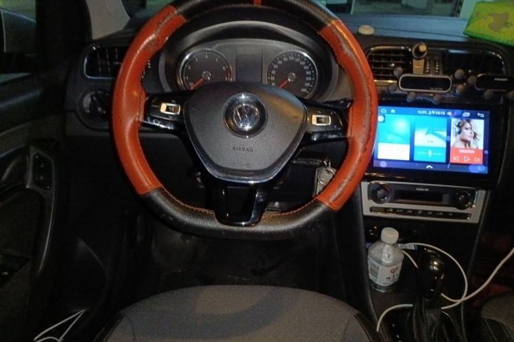 Used Volkswagen Polo 2016 1.6L Cross Polo Automatic
