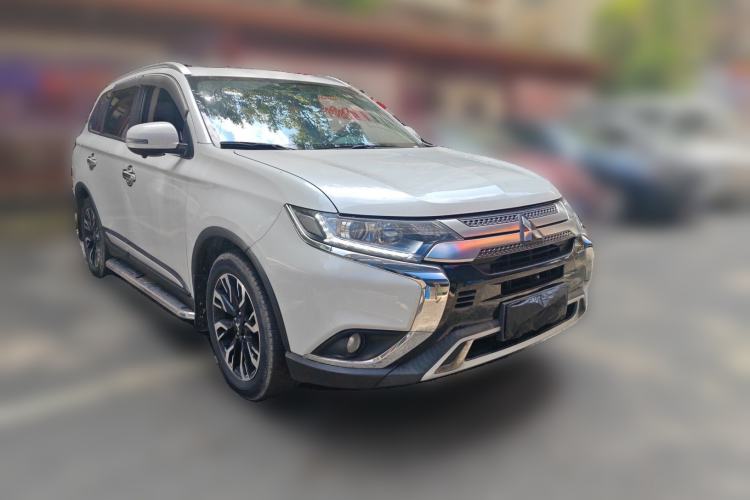 Used Mitsubishi Outlander 2019 2.0L Two-Wheel Drive Comfort Edition 5 Seats China VI Standard
