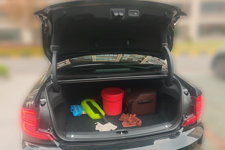 Used Volvo S90 2020 Facelift T5 Smart & Luxurious Edition
