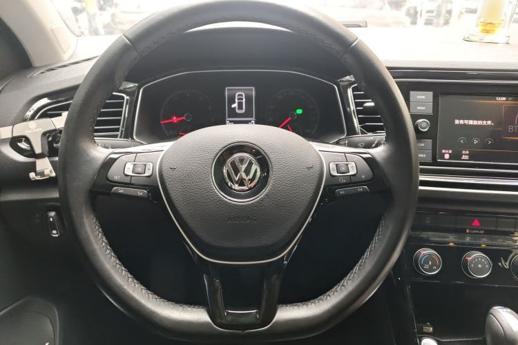 Used Volkswagen T-ROC 2019 280TSI DSG Two-Wheel Drive Comfort Version China VI Standard Steering Wheel