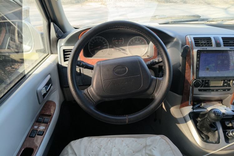 Used Jinbei Grace 2015 2.2L Classic Edition Standard Version Long Wheelbase 11 Seats
