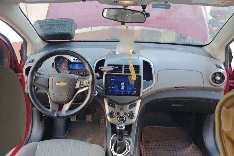 Used Chevrolet Aveo Sonic 2011 Sedan 1.4L Manual Transmission SE
