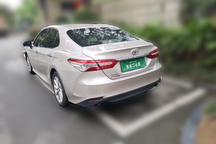 Used Toyota Camry 2018 2.0G Luxury Edition
