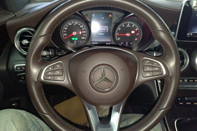 Used Mercedes-Benz GLC 2017 GLC 260 4MATIC Luxury Model