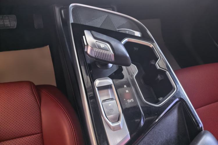 Used BAIC Rubik 2022 1.5T DCT Platinum Edition Gear Lever