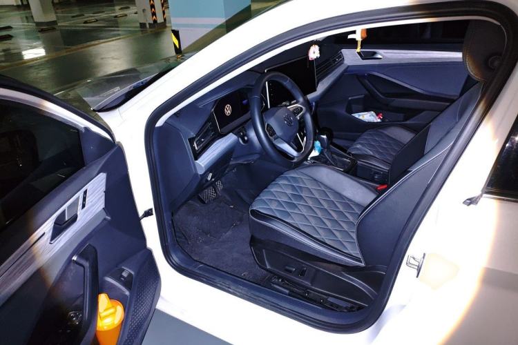 Used Volkswagen Sagitar 2023 300TSI DSG Excellence Edition Driver Seat