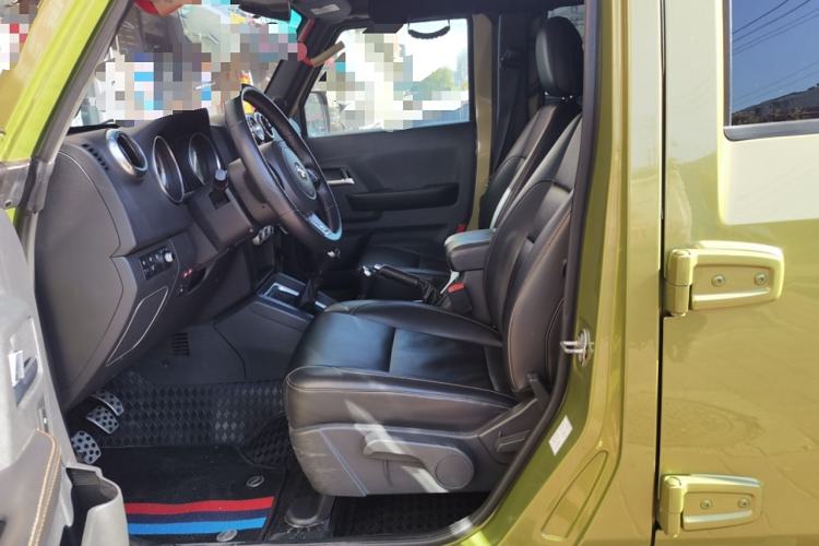 Used BAIC Off-Road BJ40 2016 40L 2.0T Manual All-Wheel Drive Prestige Edition Left Front Seat