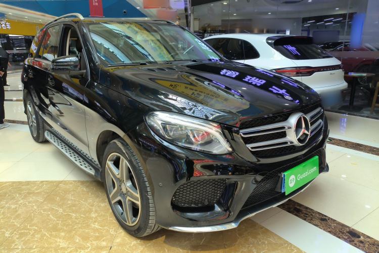 Used Mercedes-Benz GLE 2015 GLE 400 4MATIC Front Right 45 Deg