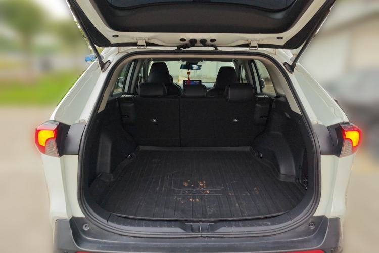 Used Toyota RAV4 2022 Dual-Engine 2.5L E-CVT Two-Wheel Drive Elite Edition Trunk