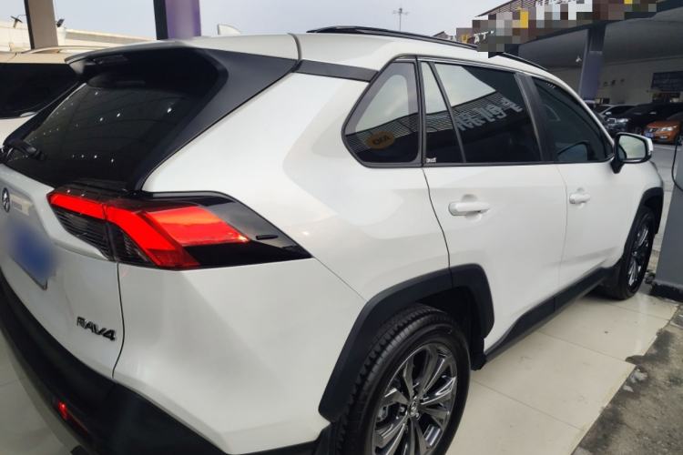 Used Toyota RAV4 2023 2.0L CVT Two-Wheel Drive Fashion Plus Edition
