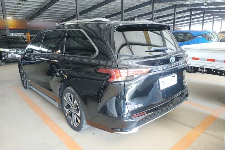 Used Toyota Granvia 2023 2.5L Hybrid Prestige PLUS Edition Exterior 2