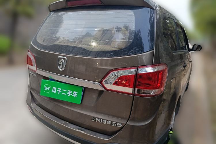Used Baojun 730 2014 1.5L manual standard trim 7 seats