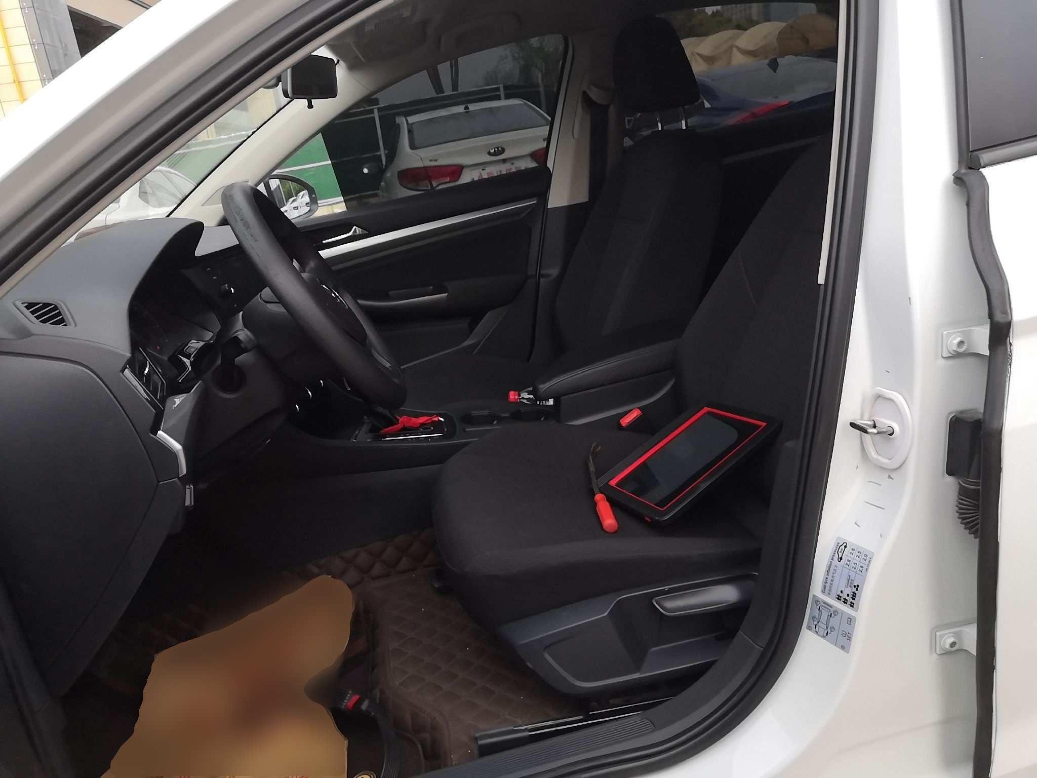 Переднее сиденье в автомобиле