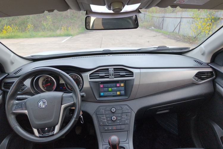 Used MG GS 2016 1.5TGI Manual Value Edition Center Console