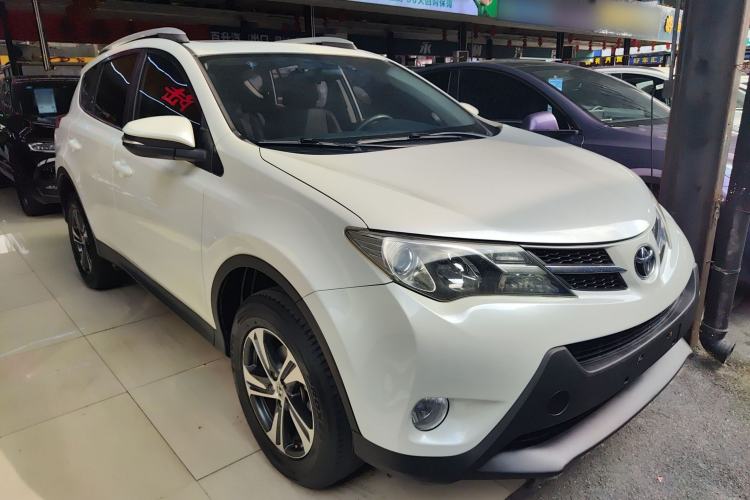 Used Toyota RAV4 2015 2.0L CVT Two-Wheel Drive Fashion Edition
