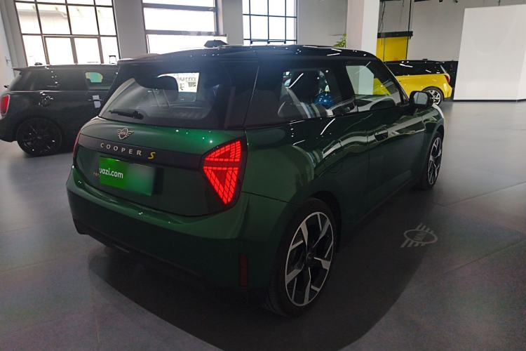 Used MINI Electric COOPER 2024 452km COOPER SE Artist
