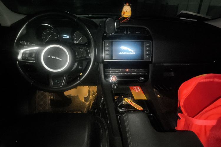 Used Jaguar F-PACE 2018 2.0T Four-Wheel Drive Urban Luxury Edition
