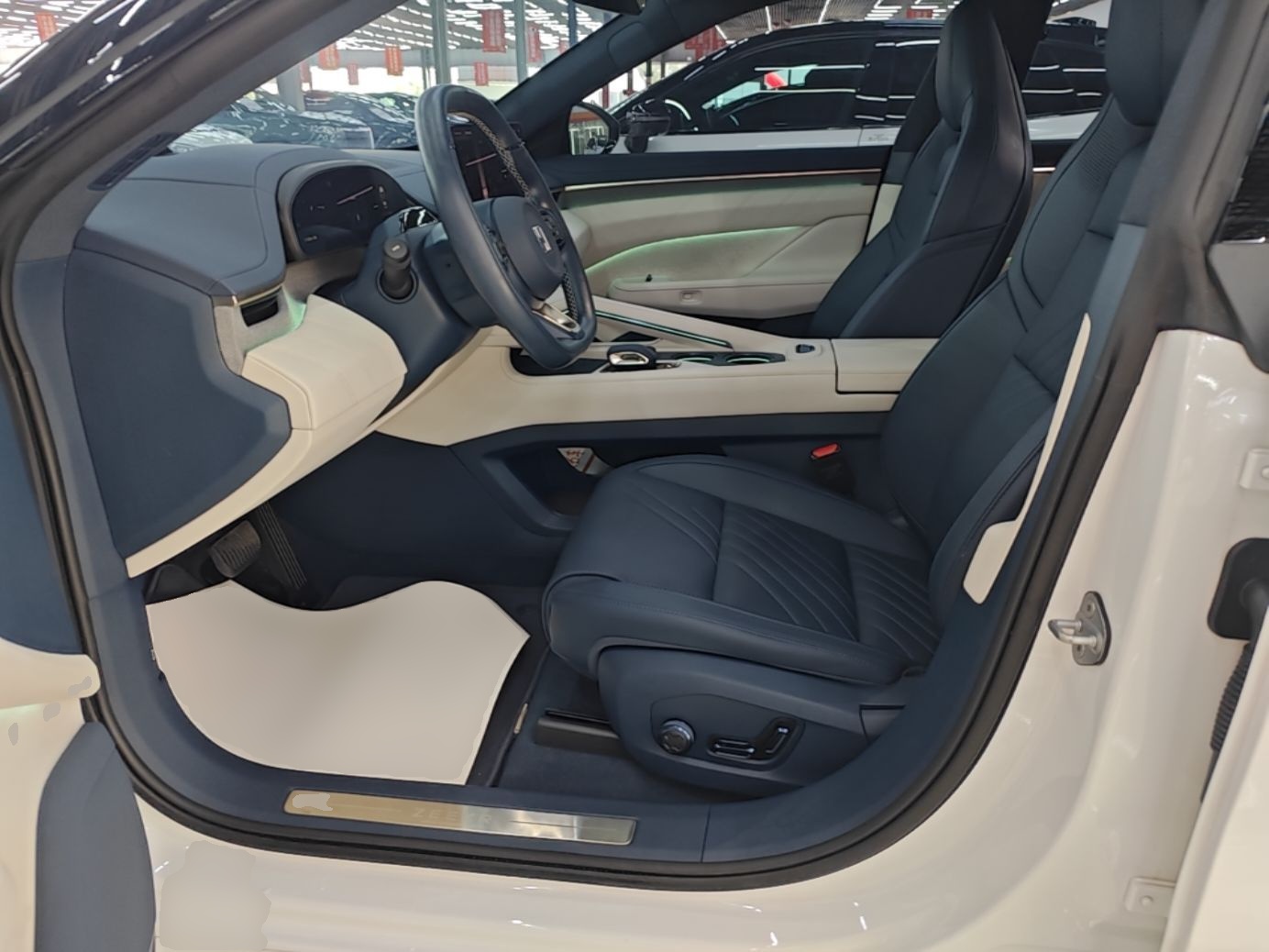 Zeekr 001 2024 WE Edition 100 kWh Rear-Drive — снимка 17