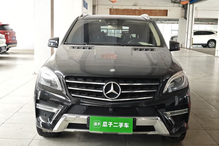 Used Mercedes-Benz M-Class 2014 ML 400 4MATIC Luxury Model Exterior 2