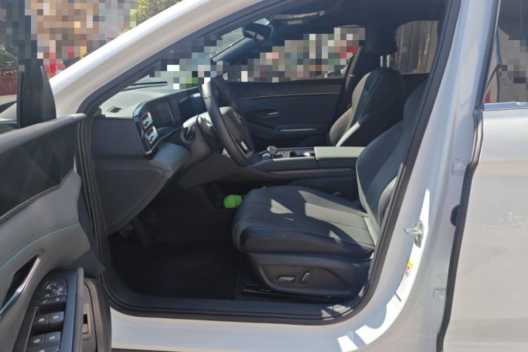 Used BYD Qin L 2025 DM-i Smart Drive 120KM Leading Model Left Front Seat