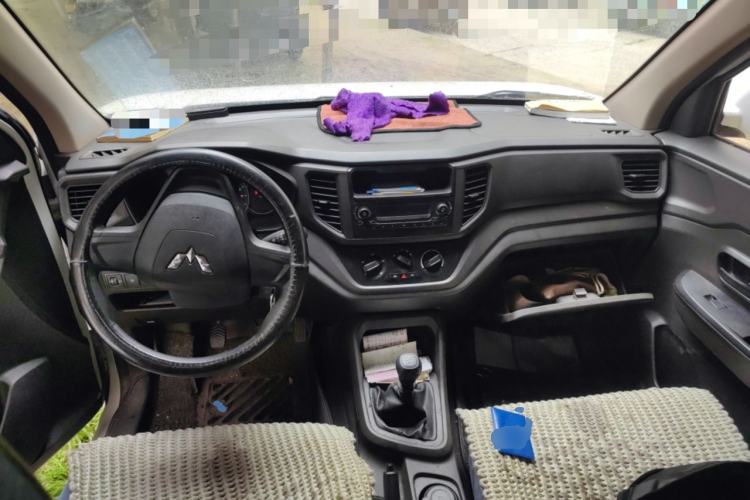 Used Wuling Hongguang V 2019 1.5L Enjoyment Version China VI LAR Center Console