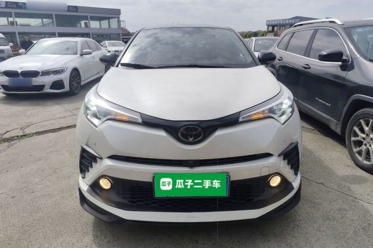 Used Toyota C-HR 2018 2.0L Luxury Edition China VI Standard Front