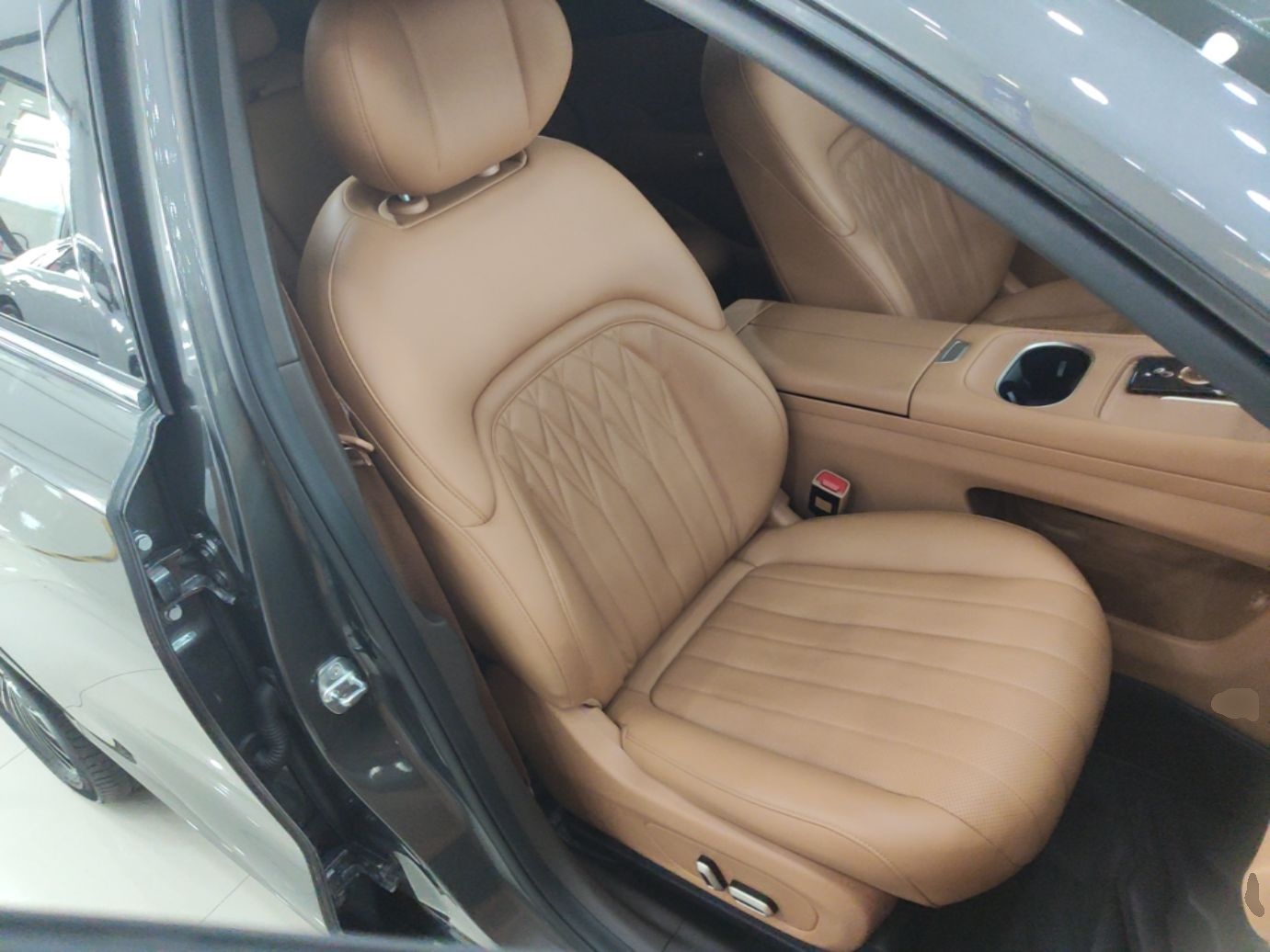 Dongfeng Aeolus L8 2025 Model 185KM Ideal Edition — снимка 19
