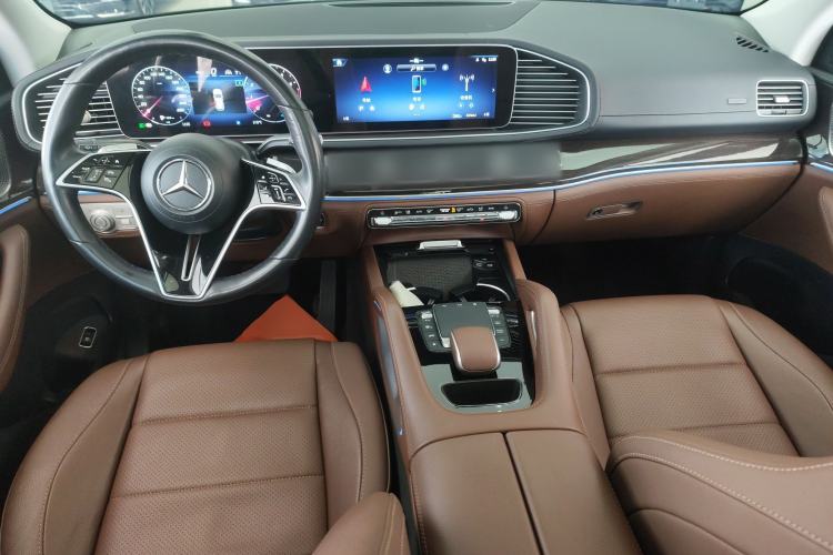 Used Mercedes-Benz GLE 2024 GLE 350 4MATIC Stylish Model Center Console