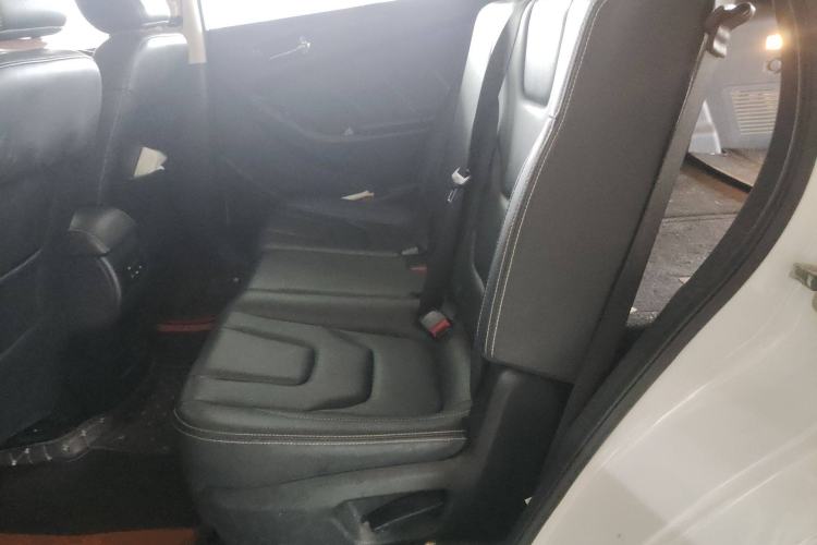 Used Dongfeng Fengon 580 2018 Revised Version 1.8L Manual Comfort Edition Left Rear Seat