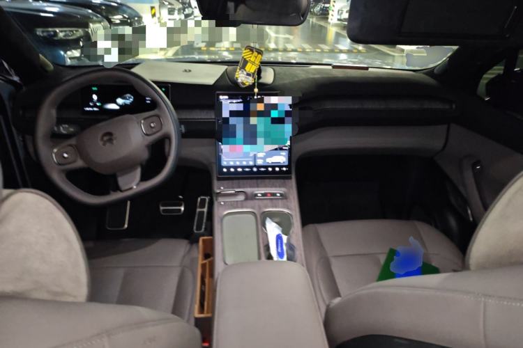 Used Nio ES7 2022 75 kWh Center Console