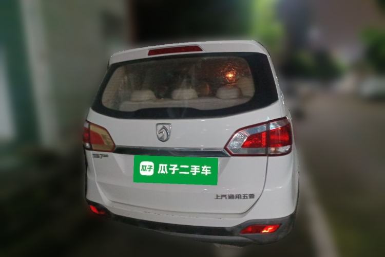 Used Baojun 730 2014 1.5L manual standard trim 7 seats Rear