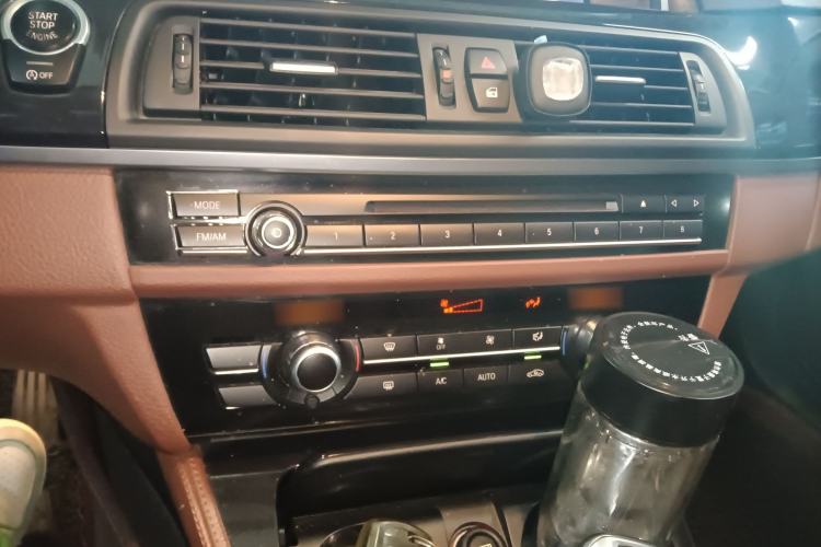 Used BMW 5 Series 2014 520Li Elegant Model
