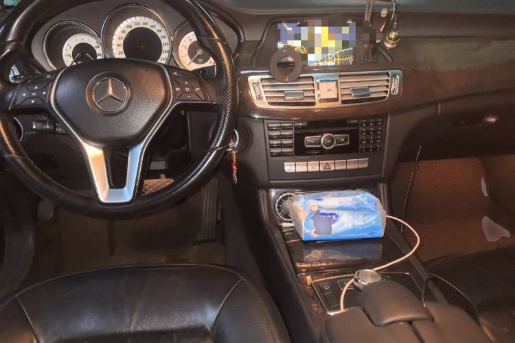 Used Mercedes-Benz CLS 2012 CLS 300 CGI Center Console
