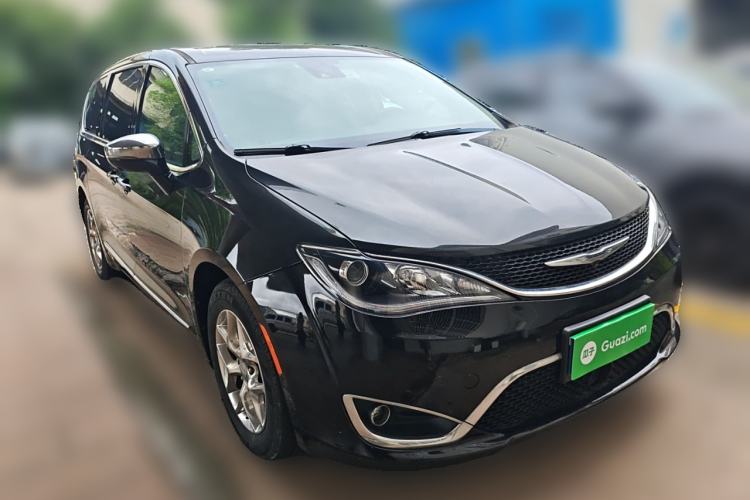 Used Chrysler Grand Voyager 2017 3.6L Premium Edition