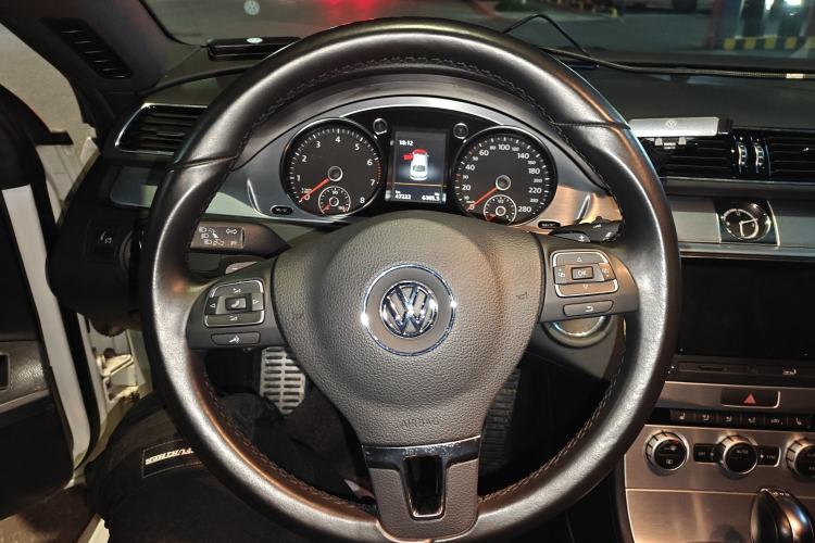 Used Volkswagen FAW-Volkswagen CC 2015 1.8TSI Luxury Model
